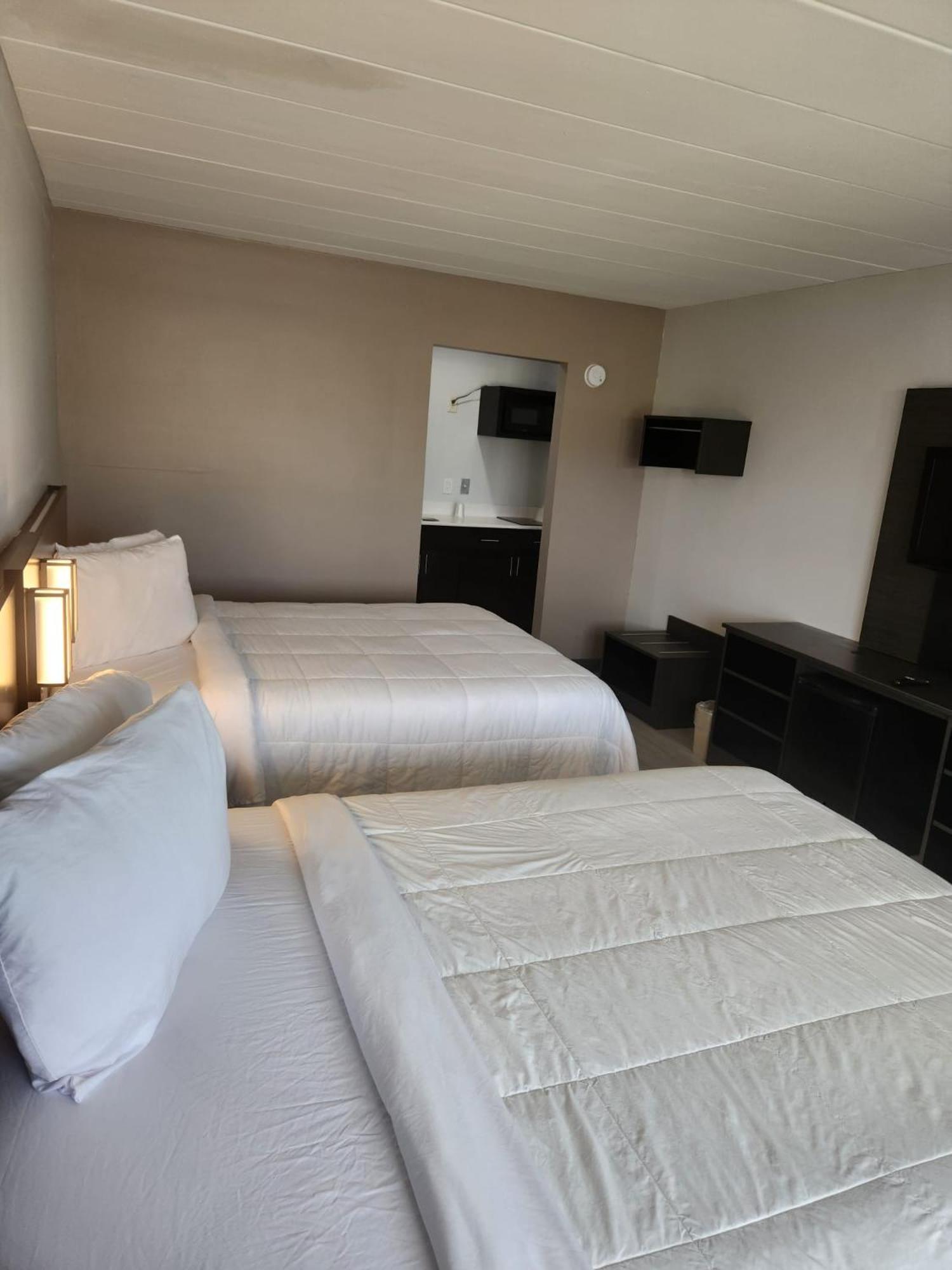 Royal Inn Hotel Индианаполис Екстериор снимка