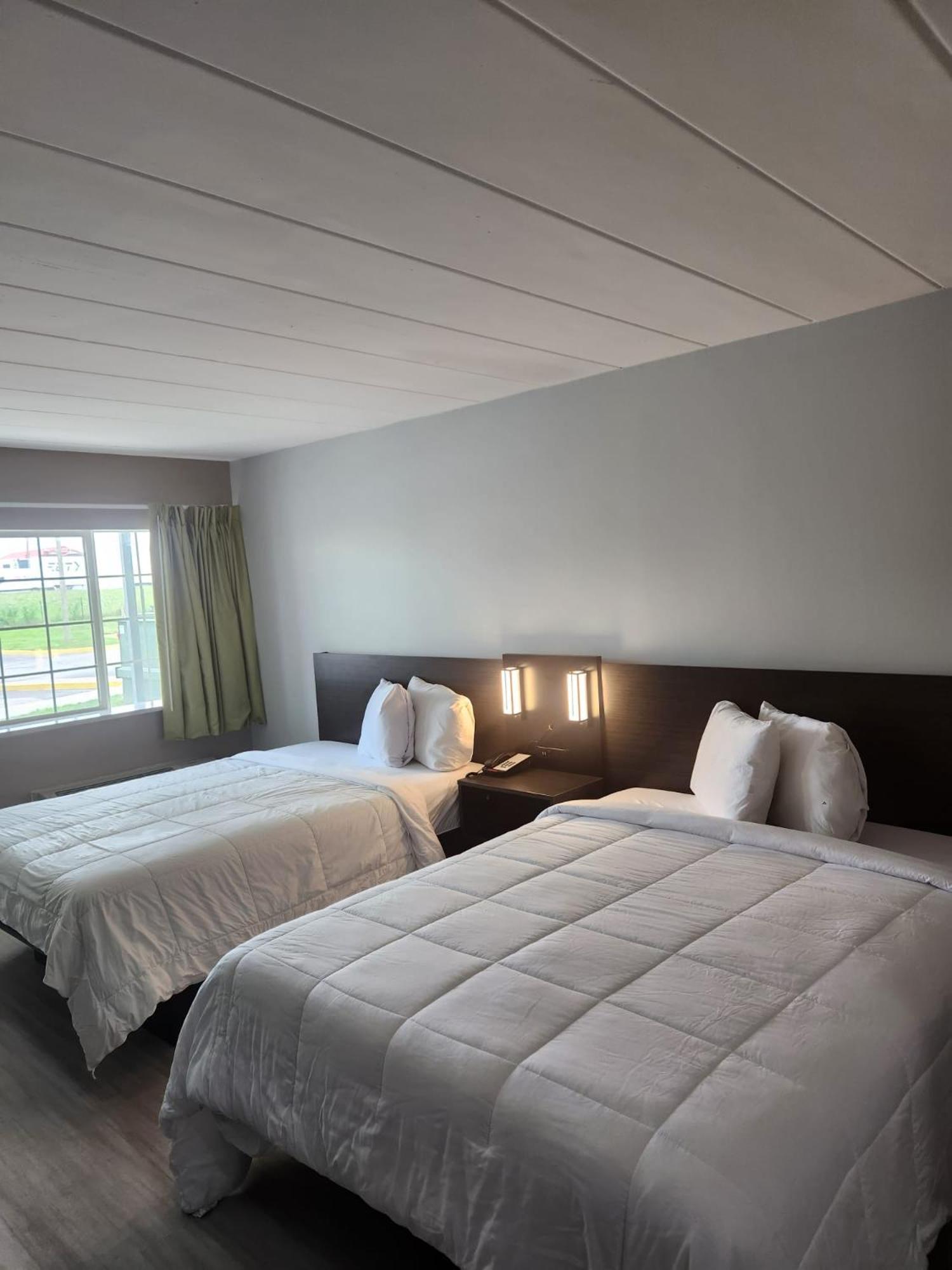 Royal Inn Hotel Индианаполис Екстериор снимка